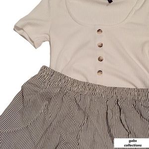 BLACK & WHITE PATTERNED FLOWY SKIRT :)